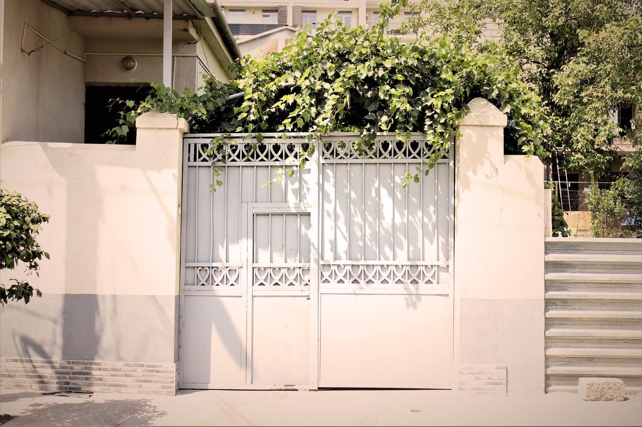 Hotel Golden Way Tiflis Exterior foto
