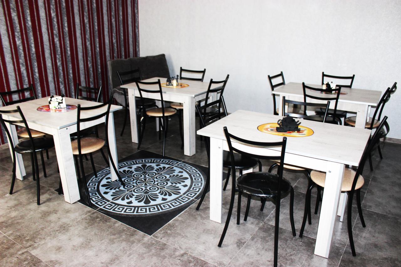 Hotel Golden Way Tiflis Exterior foto